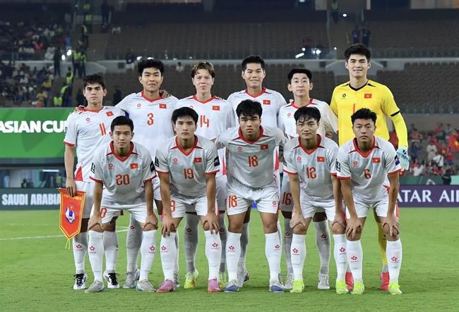 Hệ thống vũ khí phong phú
